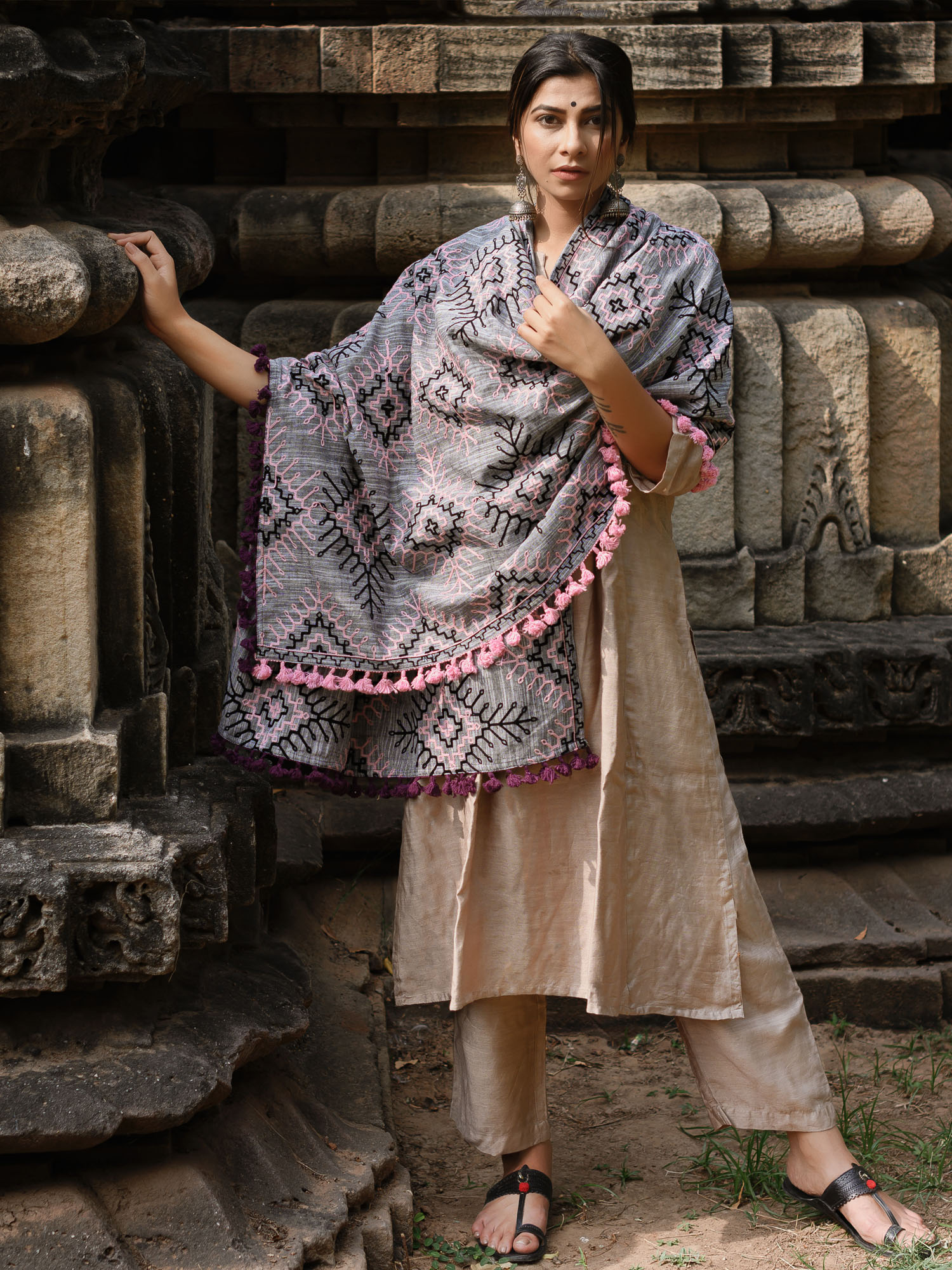Grey Tribal Aari Embrodiered Slub Khadi Shawl/Dupatta With Baby Pink Cotton Lace