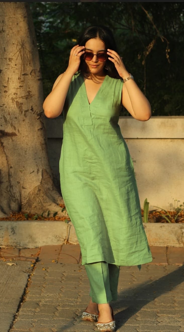 Sleeveless Green Kurti Pant Set