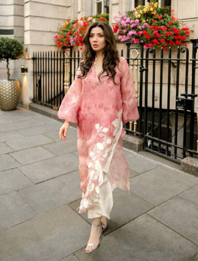 Mahira Khan Pink Suit