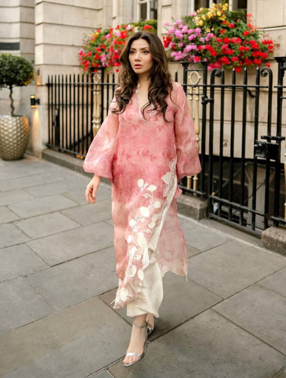 Mahira Khan Pink Suit