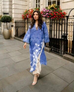 Mahira Khan Orgnza Suit